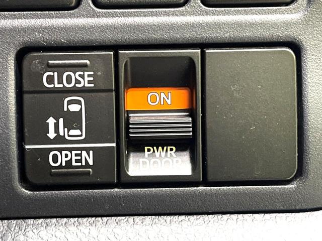 ノア ハイブリッドＧ　禁煙車　電動スライドドア　純正ナビ　後席モニター　バックカメラ　ドラレコ　ＥＴＣ　スマートキー　ＨＩＤヘッド　ビルトイン　クルコン　オートライト　デュアルエアコン　ＤＶＤ再生（6枚目）