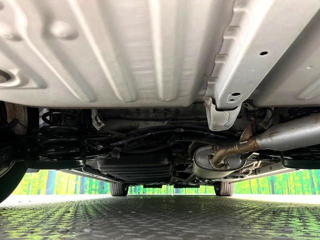 ノア ハイブリッドＧ　禁煙車　電動スライドドア　純正ナビ　後席モニター　バックカメラ　ドラレコ　ＥＴＣ　スマートキー　ＨＩＤヘッド　ビルトイン　クルコン　オートライト　デュアルエアコン　ＤＶＤ再生（19枚目）