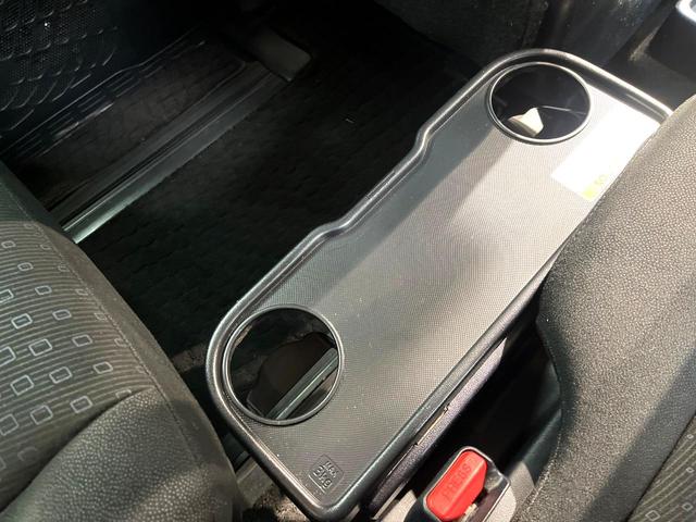 ノア ハイブリッドＧ　禁煙車　電動スライドドア　純正ナビ　後席モニター　バックカメラ　ドラレコ　ＥＴＣ　スマートキー　ＨＩＤヘッド　ビルトイン　クルコン　オートライト　デュアルエアコン　ＤＶＤ再生（59枚目）