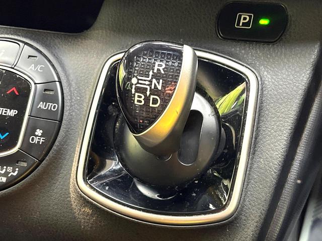 ノア ハイブリッドＧ　禁煙車　電動スライドドア　純正ナビ　後席モニター　バックカメラ　ドラレコ　ＥＴＣ　スマートキー　ＨＩＤヘッド　ビルトイン　クルコン　オートライト　デュアルエアコン　ＤＶＤ再生（61枚目）