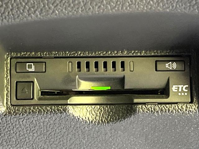 プリウス S 禁煙車 衝突軽減システム 純正ナビ レーダークルーズ フルセグ バックカメラ ETC Bluetooth DVD再生 LEDヘッド LEDフォグ レーンアシスト クリアランスソナー オートハイビーム(7枚目)