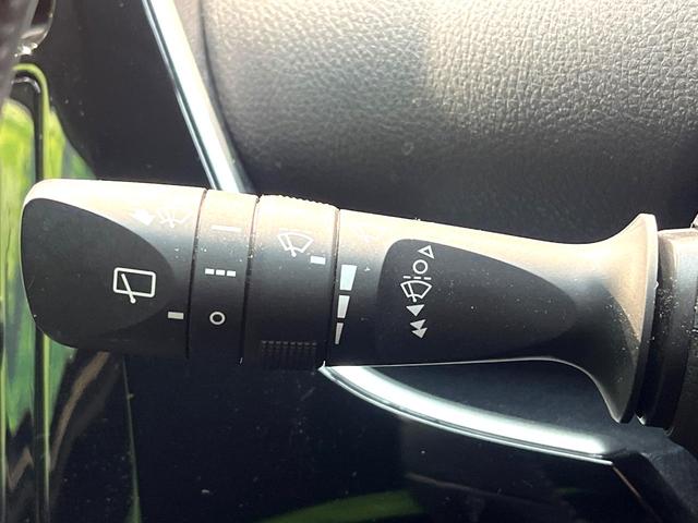 プリウス S 禁煙車 衝突軽減システム 純正ナビ レーダークルーズ フルセグ バックカメラ ETC Bluetooth DVD再生 LEDヘッド LEDフォグ レーンアシスト クリアランスソナー オートハイビーム(52枚目)