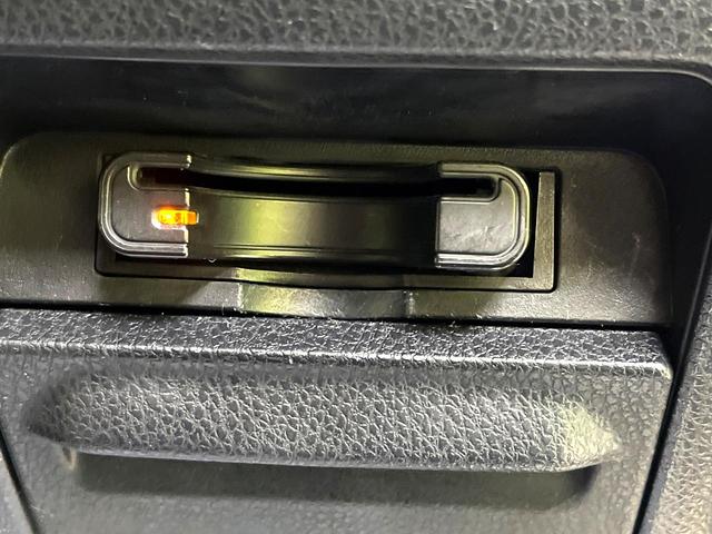 ヴォクシー ZS 煌II 禁煙車 両側電動ドア ナビ バックカメラ トヨタセーフティセンス ドラレコ ETC コーナーセンサー スマートキー LEDヘッド クルコン オートハイビーム 車線逸脱警報 オートライト(7枚目)