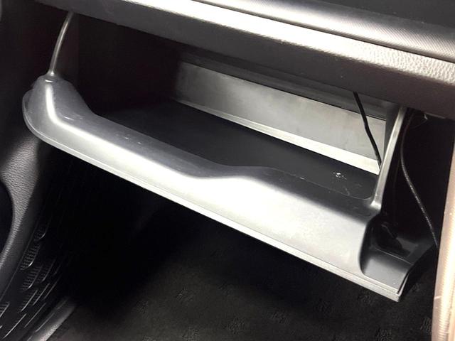 ヴォクシー ZS 煌II 禁煙車 両側電動ドア ナビ バックカメラ トヨタセーフティセンス ドラレコ ETC コーナーセンサー スマートキー LEDヘッド クルコン オートハイビーム 車線逸脱警報 オートライト(62枚目)