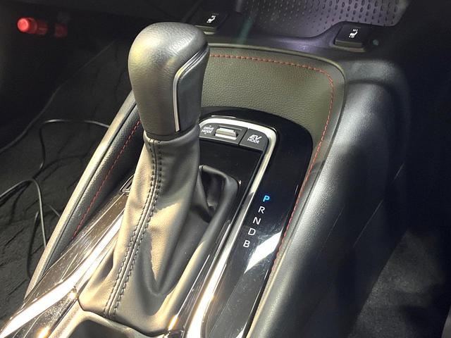 カローラスポーツ ハイブリッドＧ　Ｚ　禁煙車　モデリスタエアロ　衝突軽減システム　ナビ機能付ディスプレイオーディオ　レーダークルーズ　バックカメラ　フルセグ　ＥＴＣ　Ｂｌｕｅｔｏｏｔｈ再生　ブラインドスポットモニター　シートヒーター（44枚目）