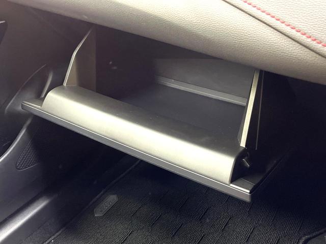 カローラスポーツ ハイブリッドＧ　Ｚ　禁煙車　モデリスタエアロ　衝突軽減システム　ナビ機能付ディスプレイオーディオ　レーダークルーズ　バックカメラ　フルセグ　ＥＴＣ　Ｂｌｕｅｔｏｏｔｈ再生　ブラインドスポットモニター　シートヒーター（75枚目）