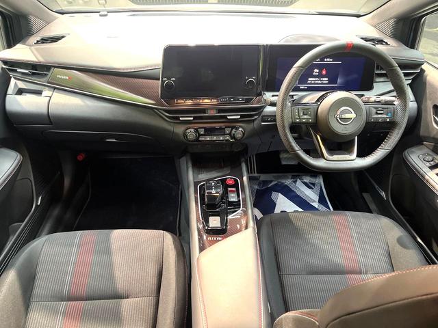 オーラ ニスモ　チューンドｅ－パワー４ＷＤ　禁煙車　４ＷＤ　メーカー９インチナビ　全周囲カメラ　衝突軽減装置　プロパイロット　パワーシート　ドライブレコーダー　コーナーセンサー　ＬＥＤヘッド　ＥＴＣ２．０　オートライト　オートエアコン（2枚目）