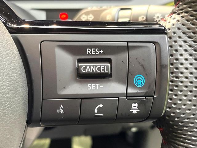 オーラ ニスモ　チューンドｅ－パワー４ＷＤ　禁煙車　４ＷＤ　メーカー９インチナビ　全周囲カメラ　衝突軽減装置　プロパイロット　パワーシート　ドライブレコーダー　コーナーセンサー　ＬＥＤヘッド　ＥＴＣ２．０　オートライト　オートエアコン（5枚目）