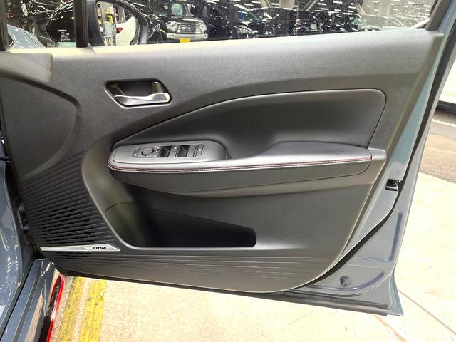 オーラ ニスモ　チューンドｅ－パワー４ＷＤ　禁煙車　４ＷＤ　メーカー９インチナビ　全周囲カメラ　衝突軽減装置　プロパイロット　パワーシート　ドライブレコーダー　コーナーセンサー　ＬＥＤヘッド　ＥＴＣ２．０　オートライト　オートエアコン（46枚目）