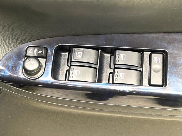 タント カスタムRS トップエディションSAII 禁煙車 両側電動スライドドア 衝突軽減システム 純正ナビ バックカメラ フルセグ ETC Bluetooth再生 ハーフレザーシート LEDヘッドライト LEDフォグ スマートキー ベンチシート(31枚目)