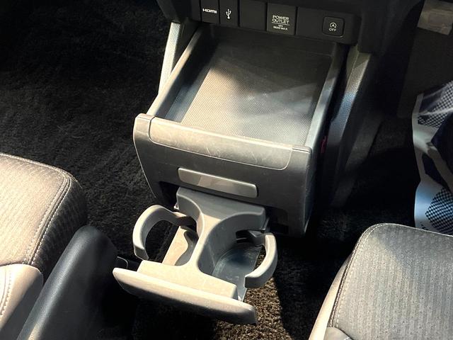 オデッセイ アブソルート 禁煙車 両側電動スライドドア フリップダウンモニター 純正10インチナビ 全周囲カメラ アダプティブクルーズ フルセグ ETC Bluetooth再生 パワーシート ハーフレザーシート オットマン(56枚目)