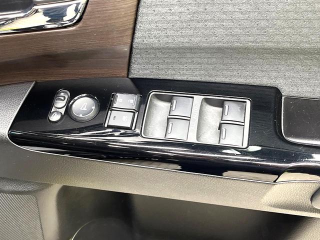 オデッセイ アブソルート 禁煙車 両側電動スライドドア フリップダウンモニター 純正10インチナビ 全周囲カメラ アダプティブクルーズ フルセグ ETC Bluetooth再生 パワーシート ハーフレザーシート オットマン(60枚目)