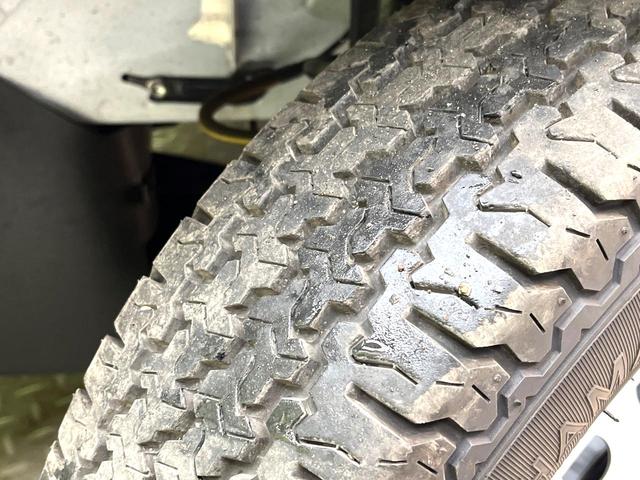 ハイゼットトラック スタンダード 禁煙車 MT車 スマートアシスト コーナーセンサー アイドリングストップ オートマチックハイビーム オートライト 盗難防止システム 誤発進抑制機能 横滑り防止装置 車線逸脱警報(35枚目)