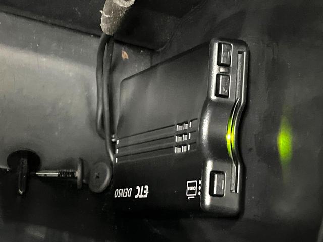 【ＥＴＣ】高速道路の料金所をストレスなく通過！話題のスポットやサービスエリアに多い「スマートＩＣ」利用時は必須のアイテムです。当店でセットアップを実施、ご納車当日からすぐにご利用いただけます！