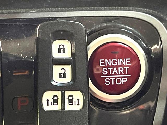 N-BOXカスタム 2トーンカラースタイル G・Lパッケージ 衝突軽減装置 純正ナビ 両側電動スライドドア ETC バックカメラ Bluetooth HIDヘッドライト フォグライト スマートキー オートライト オートエアコン 地デジ プライバシーガラス(7枚目)