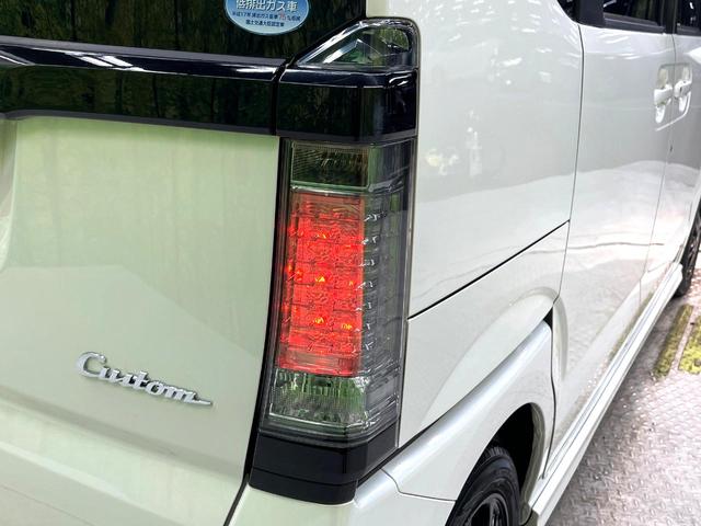 N-BOXカスタム 2トーンカラースタイル G・Lパッケージ 衝突軽減装置 純正ナビ 両側電動スライドドア ETC バックカメラ Bluetooth HIDヘッドライト フォグライト スマートキー オートライト オートエアコン 地デジ プライバシーガラス(32枚目)