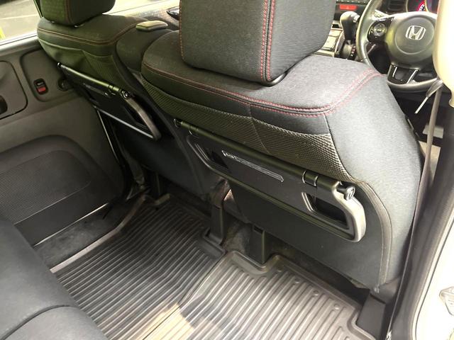 N-BOXカスタム 2トーンカラースタイル G・Lパッケージ 衝突軽減装置 純正ナビ 両側電動スライドドア ETC バックカメラ Bluetooth HIDヘッドライト フォグライト スマートキー オートライト オートエアコン 地デジ プライバシーガラス(39枚目)