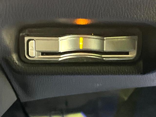 フィットハイブリッド Sパッケージ エアロ 純正8型ナビ バックカメラ 衝突被害軽減システム 禁煙車 ドラレコ スマートキー LEDヘッド ETC クルコン オートライト オートエアコン 純正16インチアルミ Bluetooth CD(6枚目)