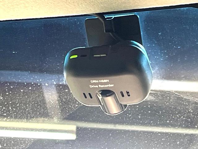 タント カスタムＸ　トップエディションリミテッドＳＡＩＩＩ　禁煙車　両側電動スライドドア　純正８インチナビ　全周囲カメラ　フルセグ　ドライブレコーダー　Ｂｌｕｅｔｏｏｔｈ再生　ハーフレザーシート　シートヒーター　ＬＥＤヘッドライト　ＬＥＤフォグ　スマートキー（7枚目）