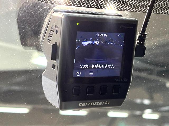 【ドライブレコーダー】安心・安全なカーライフに必須のドライブレコーダーを装備！走行中はもちろん、あおり運転や事故に遭遇した際の状況も映像で記録し、万一のリスクに備えます。