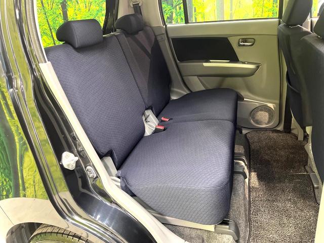 後部座席も気になるようなキズ・汚れやへたり等、大きなダメージはなく、良好な状態です。