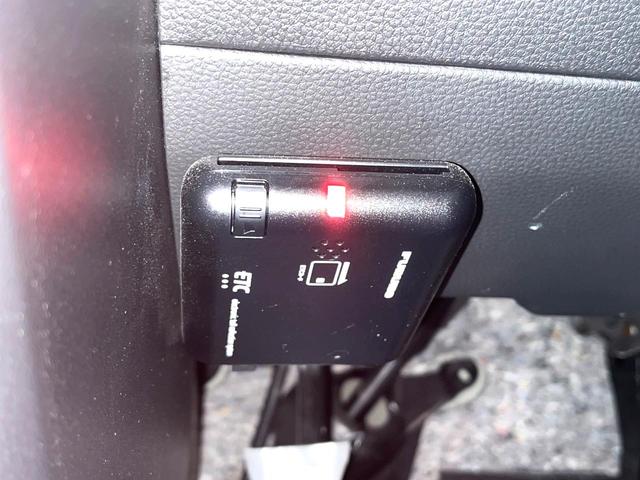 【ＥＴＣ】高速道路の料金所をストレスなく通過！話題のスポットやサービスエリアに多い「スマートＩＣ」利用時は必須のアイテムです。当店でセットアップを実施、ご納車当日からすぐにご利用いただけます！