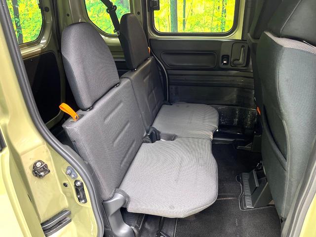 後部座席も気になるようなキズ・汚れやへたり等、大きなダメージはなく、良好な状態です。