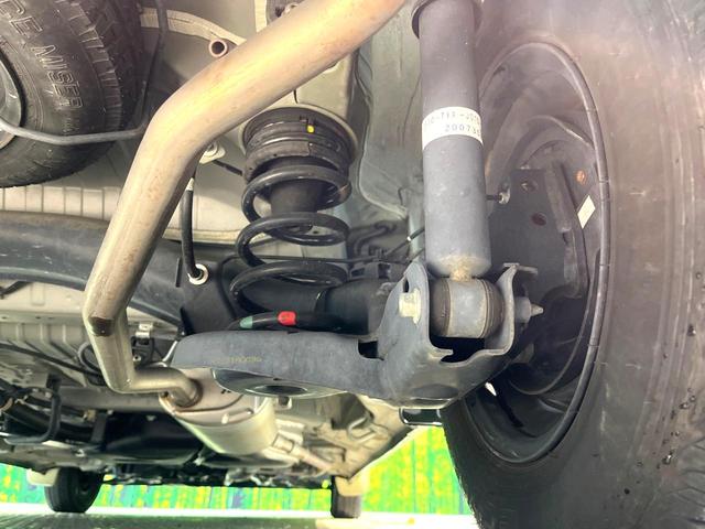 お車を安心してお乗りいただく為には、足回りの定期点検が欠かせません。サービスサポート（有償保証）では無料点検もご提供しており、安心のカーライフをお過ごしいただけるサポート体制が整っています。