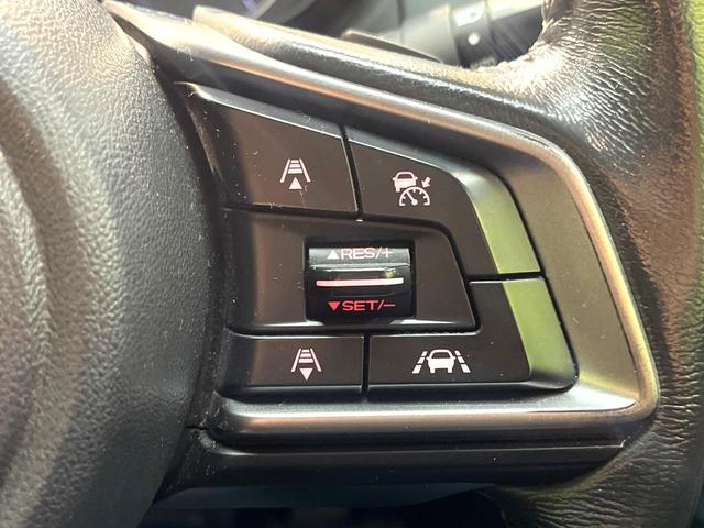 【全車速追従機能付クルーズコントロール】高速道路での長距離走行が楽に！！自動で速度を保つクルーズコントロールが、衝突軽減システムと連携し、前方の車両を感知して車間を保つように速度調節してくれます！！