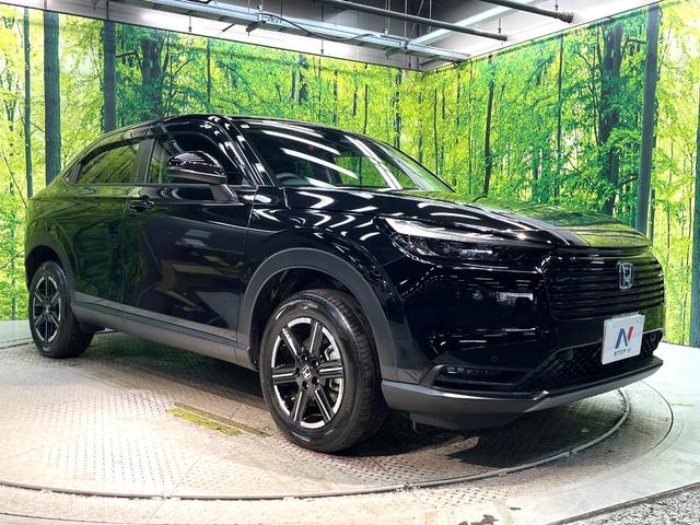 高透明度のガラス皮膜で撥水はもちろん、上質なツヤ・光沢を実現。紫外線や酸性雨から大切な愛車を保護し、色あせ・劣化を防止。「弾スプラッシュコート」、「弾プリミッサコート」からお選びいただけます。