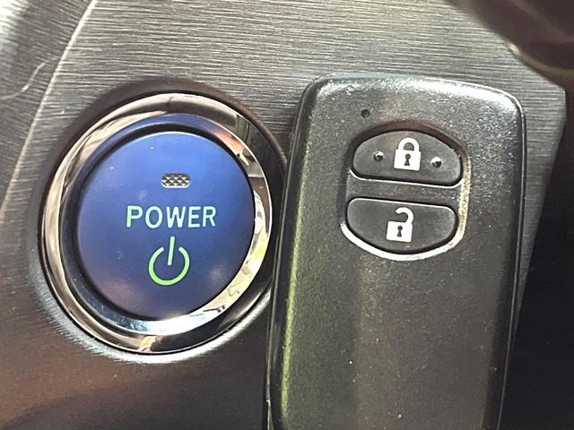プリウス Ｓツーリングセレクション　禁煙車　アルパイン８型ナビ　バックカメラ　フルセグ　ＥＴＣ　Ｂｌｕｅｔｏｏｔｈ再生　ＨＩＤヘッドライト　純正１７インチアルミホイール　スマートキー　フォグランプ　プライバシーガラス　盗難防止装置（7枚目）
