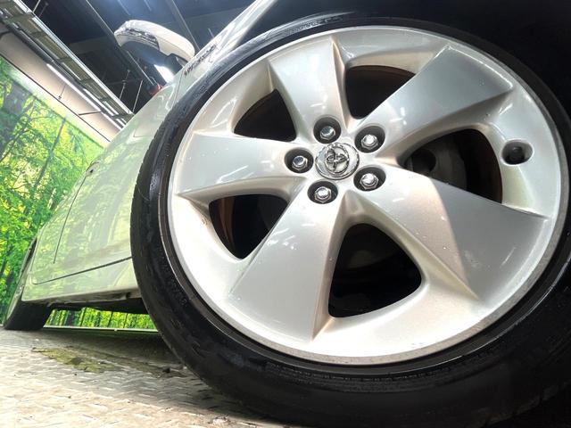 プリウス Ｓツーリングセレクション　禁煙車　アルパイン８型ナビ　バックカメラ　フルセグ　ＥＴＣ　Ｂｌｕｅｔｏｏｔｈ再生　ＨＩＤヘッドライト　純正１７インチアルミホイール　スマートキー　フォグランプ　プライバシーガラス　盗難防止装置（13枚目）