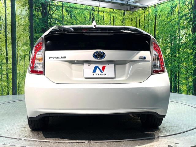 プリウス Ｓツーリングセレクション　禁煙車　アルパイン８型ナビ　バックカメラ　フルセグ　ＥＴＣ　Ｂｌｕｅｔｏｏｔｈ再生　ＨＩＤヘッドライト　純正１７インチアルミホイール　スマートキー　フォグランプ　プライバシーガラス　盗難防止装置（15枚目）