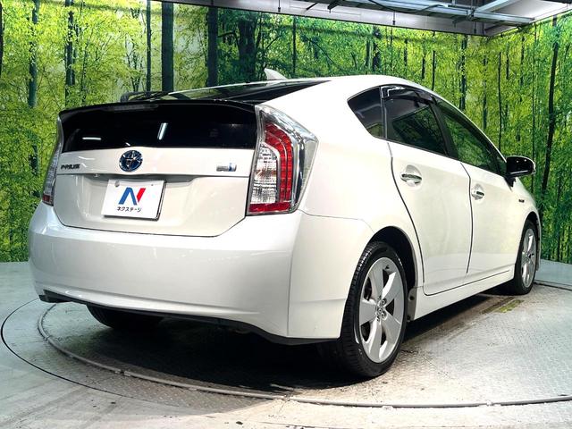 プリウス Ｓツーリングセレクション　禁煙車　アルパイン８型ナビ　バックカメラ　フルセグ　ＥＴＣ　Ｂｌｕｅｔｏｏｔｈ再生　ＨＩＤヘッドライト　純正１７インチアルミホイール　スマートキー　フォグランプ　プライバシーガラス　盗難防止装置（17枚目）