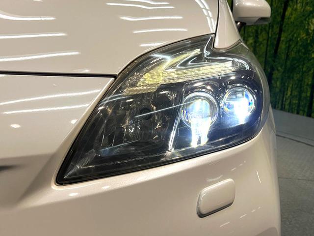 プリウス Ｓツーリングセレクション　禁煙車　アルパイン８型ナビ　バックカメラ　フルセグ　ＥＴＣ　Ｂｌｕｅｔｏｏｔｈ再生　ＨＩＤヘッドライト　純正１７インチアルミホイール　スマートキー　フォグランプ　プライバシーガラス　盗難防止装置（31枚目）