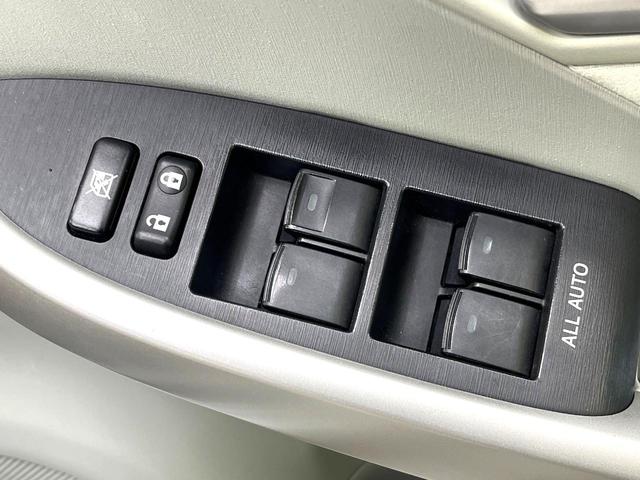 プリウス Ｓツーリングセレクション　禁煙車　アルパイン８型ナビ　バックカメラ　フルセグ　ＥＴＣ　Ｂｌｕｅｔｏｏｔｈ再生　ＨＩＤヘッドライト　純正１７インチアルミホイール　スマートキー　フォグランプ　プライバシーガラス　盗難防止装置（39枚目）