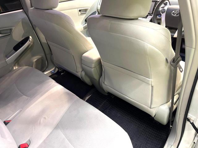 プリウス Ｓツーリングセレクション　禁煙車　アルパイン８型ナビ　バックカメラ　フルセグ　ＥＴＣ　Ｂｌｕｅｔｏｏｔｈ再生　ＨＩＤヘッドライト　純正１７インチアルミホイール　スマートキー　フォグランプ　プライバシーガラス　盗難防止装置（41枚目）