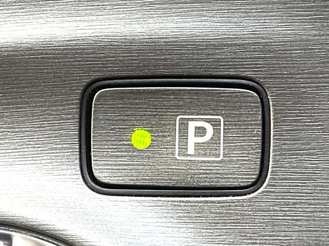 プリウス Ｓツーリングセレクション　禁煙車　アルパイン８型ナビ　バックカメラ　フルセグ　ＥＴＣ　Ｂｌｕｅｔｏｏｔｈ再生　ＨＩＤヘッドライト　純正１７インチアルミホイール　スマートキー　フォグランプ　プライバシーガラス　盗難防止装置（57枚目）