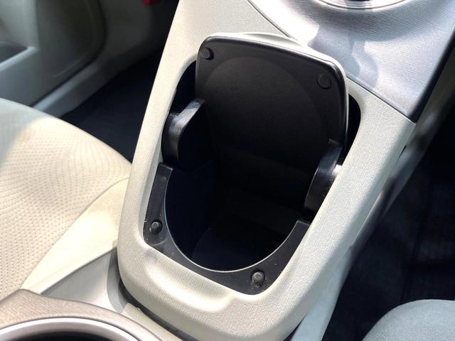 プリウス Ｓツーリングセレクション　禁煙車　アルパイン８型ナビ　バックカメラ　フルセグ　ＥＴＣ　Ｂｌｕｅｔｏｏｔｈ再生　ＨＩＤヘッドライト　純正１７インチアルミホイール　スマートキー　フォグランプ　プライバシーガラス　盗難防止装置（59枚目）