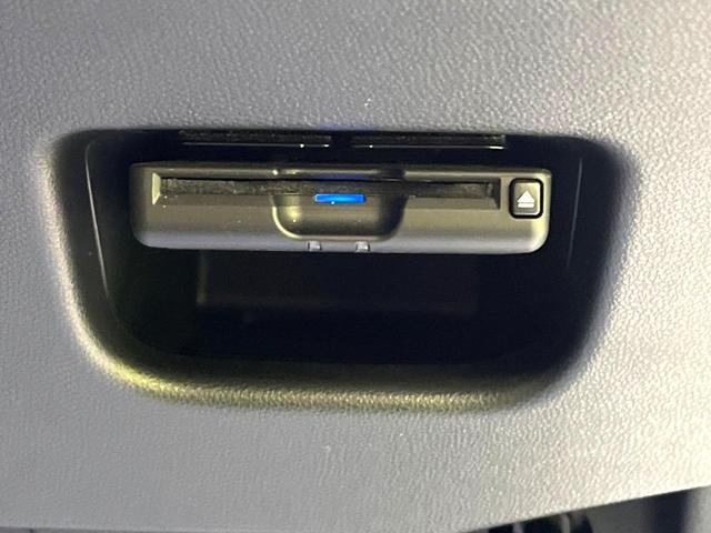 【ＥＴＣ】高速道路の料金所をストレスなく通過！話題のスポットやサービスエリアに多い「スマートＩＣ」利用時は必須のアイテムです。当店でセットアップを実施、ご納車当日からすぐにご利用いただけます！