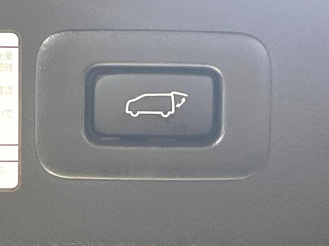 アルファードハイブリッド Ｇ　Ｆパッケージ　４ＷＤ　サンルーフ　モデリスタフルエアロ　両側電動ドア　後席モニター　純正１０．５型ナビ　全周囲カメラ　ＪＢＬサウンド　１００Ｖ電源　衝突被害軽減システム　レーダークルーズ　禁煙車　電動リアゲート（32枚目）