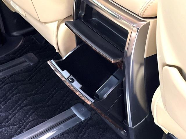 アルファードハイブリッド Ｇ　Ｆパッケージ　４ＷＤ　サンルーフ　モデリスタフルエアロ　両側電動ドア　後席モニター　純正１０．５型ナビ　全周囲カメラ　ＪＢＬサウンド　１００Ｖ電源　衝突被害軽減システム　レーダークルーズ　禁煙車　電動リアゲート（47枚目）