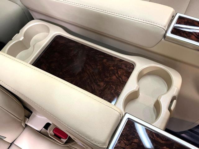 アルファードハイブリッド Ｇ　Ｆパッケージ　４ＷＤ　サンルーフ　モデリスタフルエアロ　両側電動ドア　後席モニター　純正１０．５型ナビ　全周囲カメラ　ＪＢＬサウンド　１００Ｖ電源　衝突被害軽減システム　レーダークルーズ　禁煙車　電動リアゲート（48枚目）