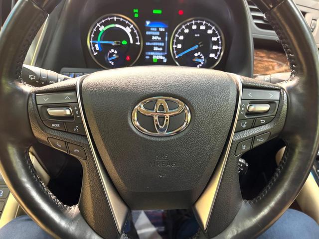 アルファードハイブリッド Ｇ　Ｆパッケージ　４ＷＤ　サンルーフ　モデリスタフルエアロ　両側電動ドア　後席モニター　純正１０．５型ナビ　全周囲カメラ　ＪＢＬサウンド　１００Ｖ電源　衝突被害軽減システム　レーダークルーズ　禁煙車　電動リアゲート（61枚目）