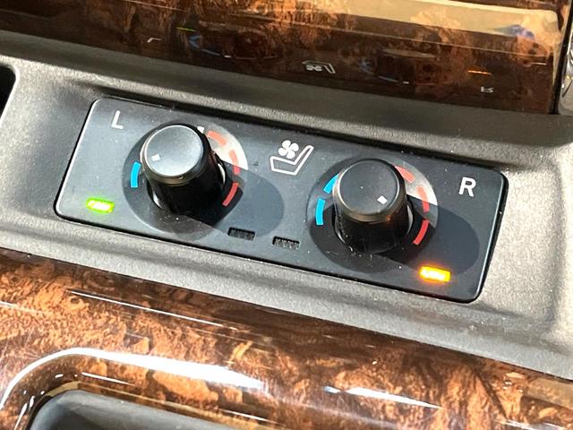 アルファードハイブリッド Ｇ　Ｆパッケージ　４ＷＤ　サンルーフ　モデリスタフルエアロ　両側電動ドア　後席モニター　純正１０．５型ナビ　全周囲カメラ　ＪＢＬサウンド　１００Ｖ電源　衝突被害軽減システム　レーダークルーズ　禁煙車　電動リアゲート（68枚目）