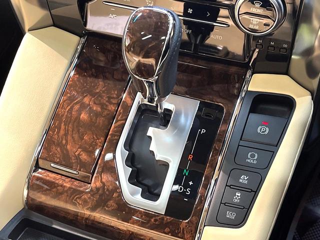 アルファードハイブリッド Ｇ　Ｆパッケージ　４ＷＤ　サンルーフ　モデリスタフルエアロ　両側電動ドア　後席モニター　純正１０．５型ナビ　全周囲カメラ　ＪＢＬサウンド　１００Ｖ電源　衝突被害軽減システム　レーダークルーズ　禁煙車　電動リアゲート（69枚目）