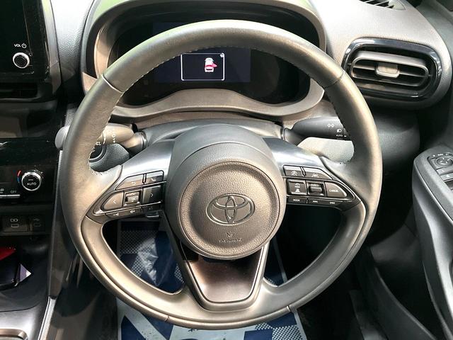 ヤリスクロス Ｚ　禁煙車　衝突軽減システム　レーダークルーズ　ディスプレイオーディオ　バックカメラ　フルセグ　ドライブレコーダー　ＥＴＣ　Ｂｌｕｅｔｏｏｔｈ再生　ハーフレザーシート　シートヒーター　パワーシート（10枚目）