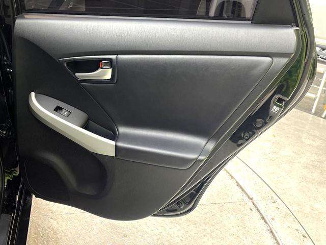 プリウス Gツーリングセレクションレザーパッケージ 禁煙車 純正ナビ バックカメラ クルーズコントロール ETC Bluetooth再生 レザーシート パワーシート シートヒーター LEDヘッドライト 純正17インチアルミホイール スマートキー(39枚目)
