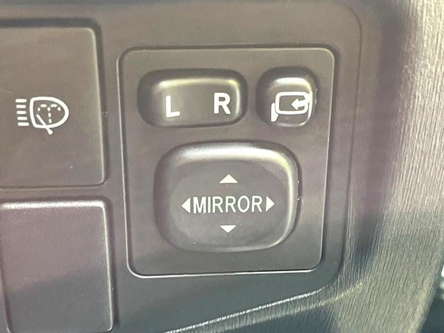 プリウス Gツーリングセレクションレザーパッケージ 禁煙車 純正ナビ バックカメラ クルーズコントロール ETC Bluetooth再生 レザーシート パワーシート シートヒーター LEDヘッドライト 純正17インチアルミホイール スマートキー(44枚目)