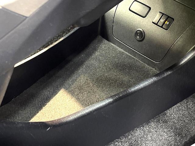 プリウス Gツーリングセレクションレザーパッケージ 禁煙車 純正ナビ バックカメラ クルーズコントロール ETC Bluetooth再生 レザーシート パワーシート シートヒーター LEDヘッドライト 純正17インチアルミホイール スマートキー(62枚目)
